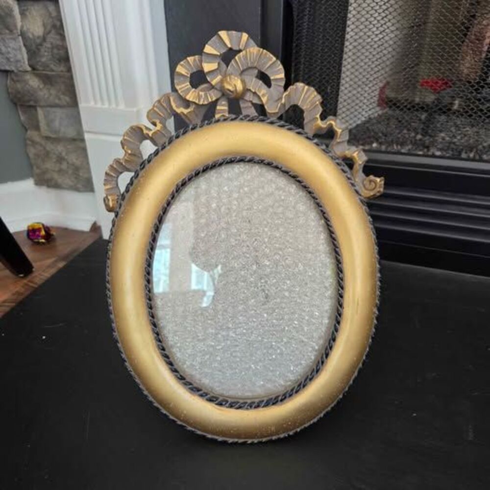 Vtg Wooden Gold Oval Picture Frame w/ Bow Detail